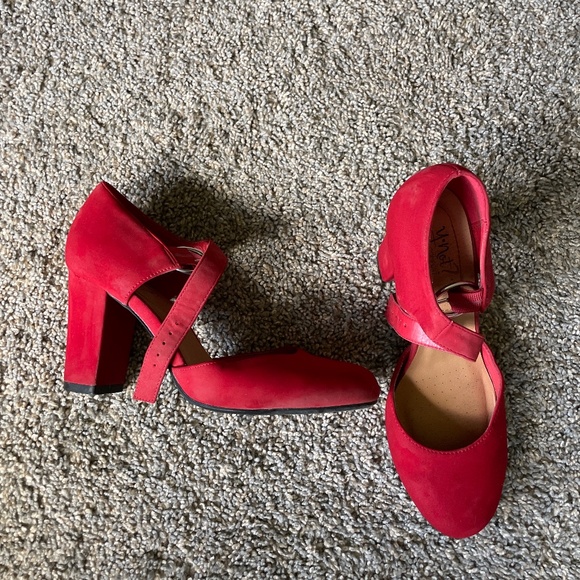 Red heels - Picture 1 of 1